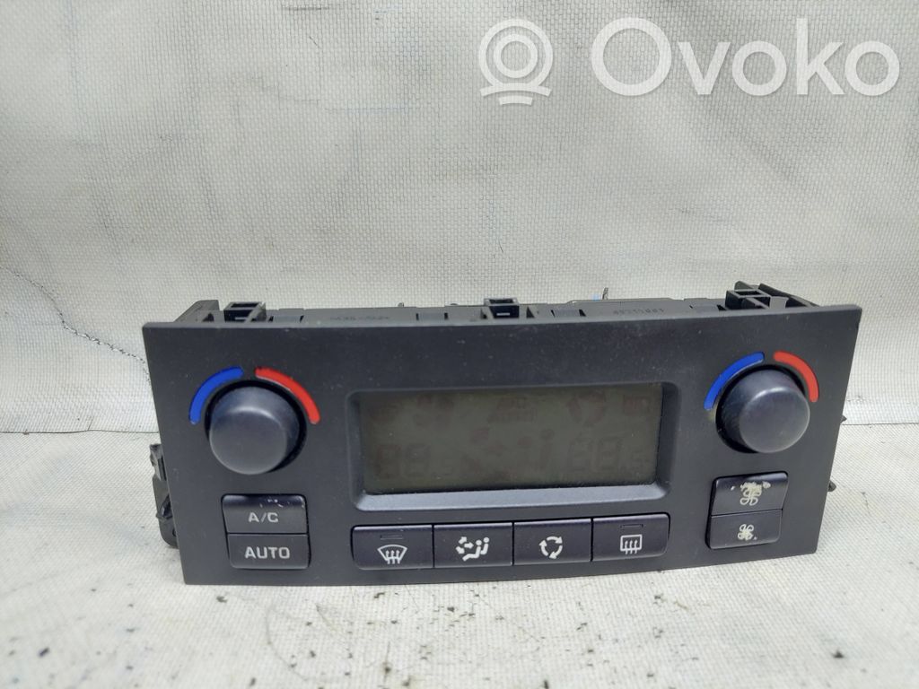 Peugeot 207 Climate control unit 