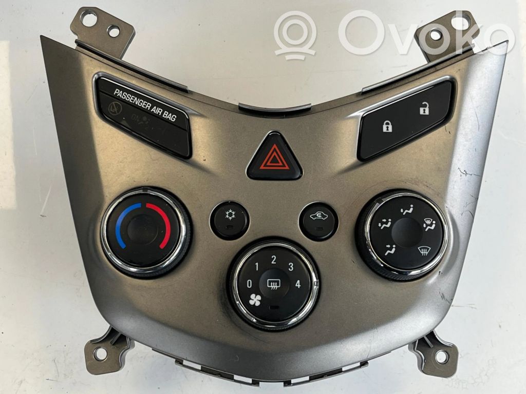Chevrolet Aveo Climate control unit 