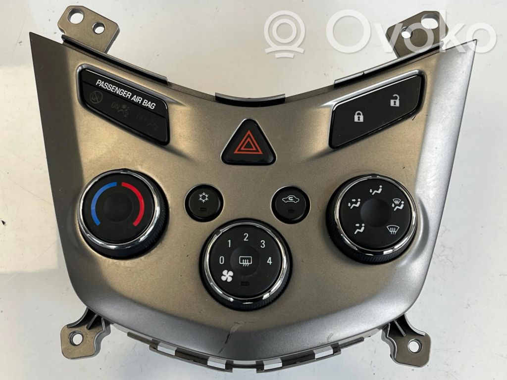 Chevrolet Aveo Climate control unit 