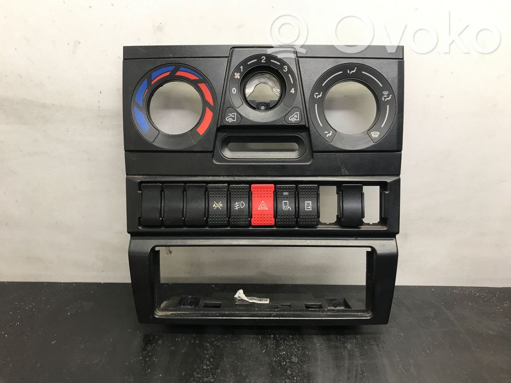 Iveco Daily 35 - 40.10 Garniture de panneau console centrale 