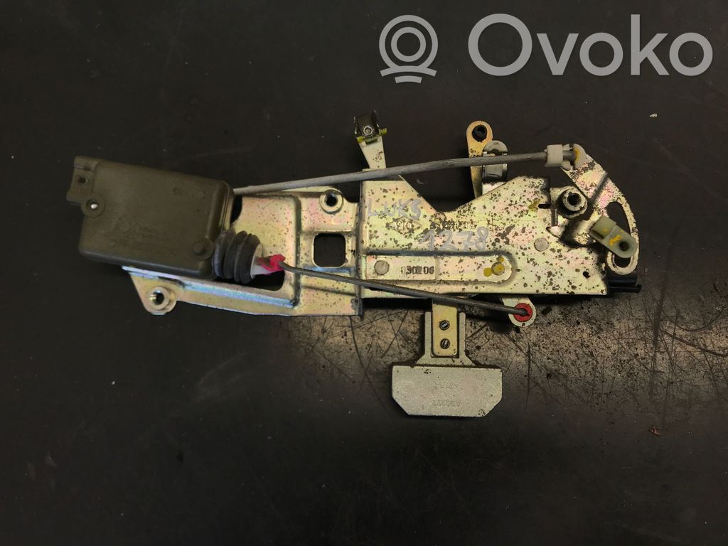 Sliding door lock