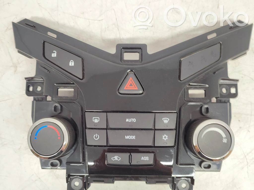 Chevrolet Cruze Climate control unit 