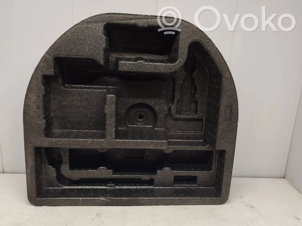 Toyota Auris E180 Caja de herramientas 