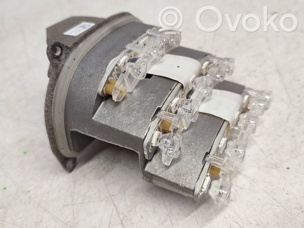 Headlight part   E4126622