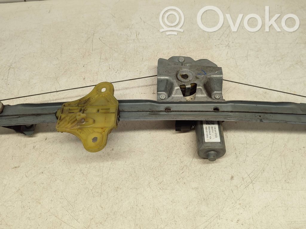 Renault Clio IV Regulador de puerta delantera con motor 