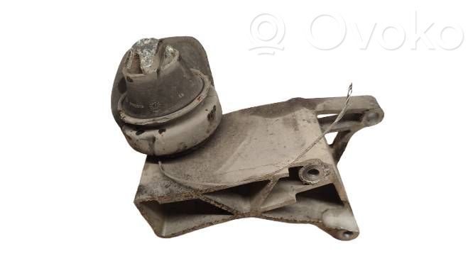 Volvo S60 Gearbox mounting bracket 