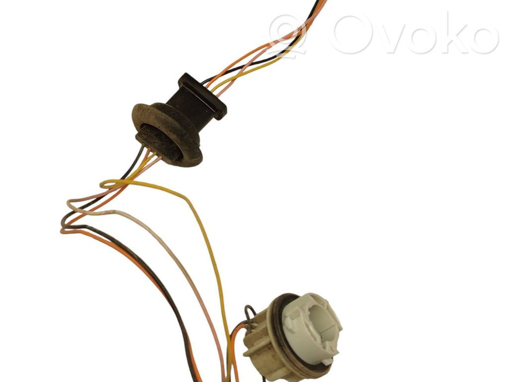Tail light part   200415,125110