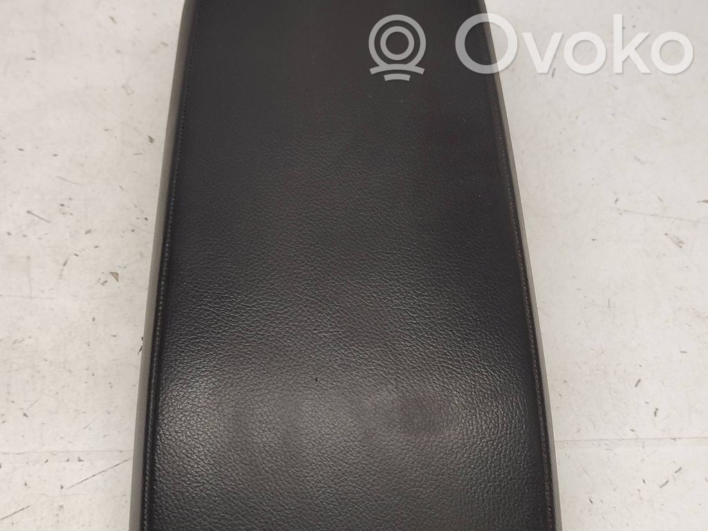Volvo XC40 Reposabrazos 