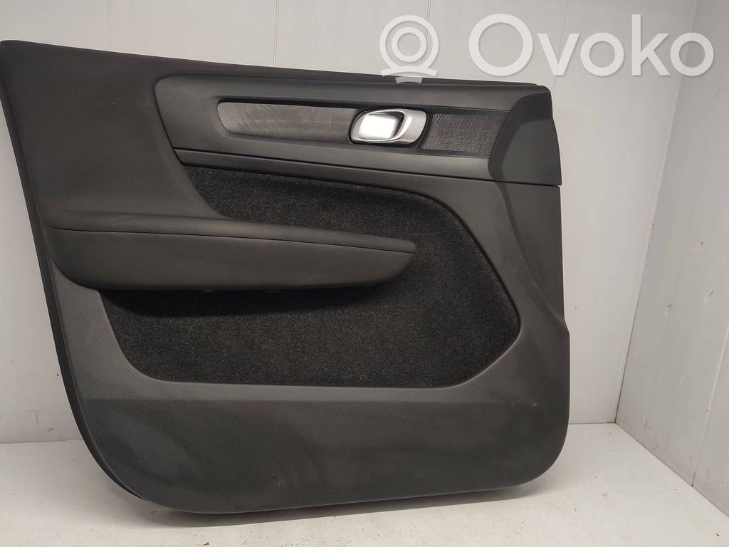 Volvo XC40 Front door card panel trim 
