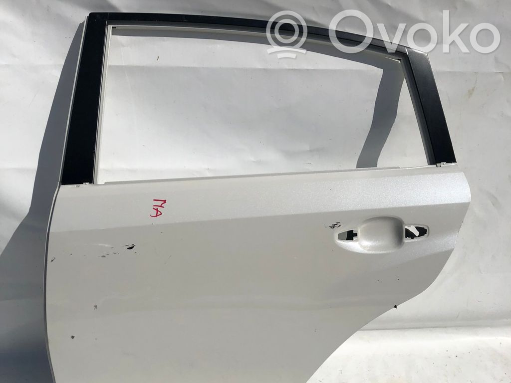 Subaru Legacy Puerta trasera 