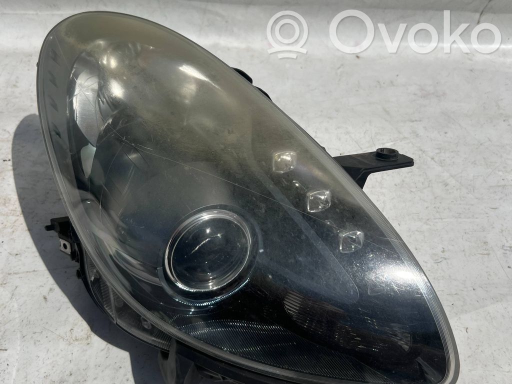 Alfa Romeo Giulietta Lampa przednia 