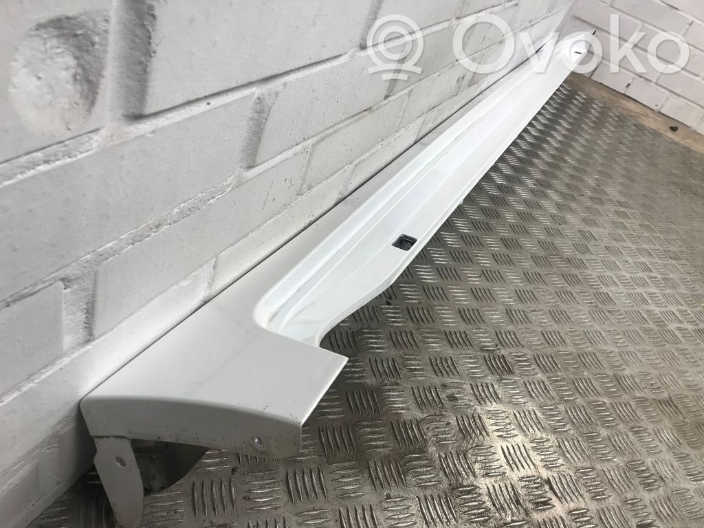 Lexus CT 200H Sill 