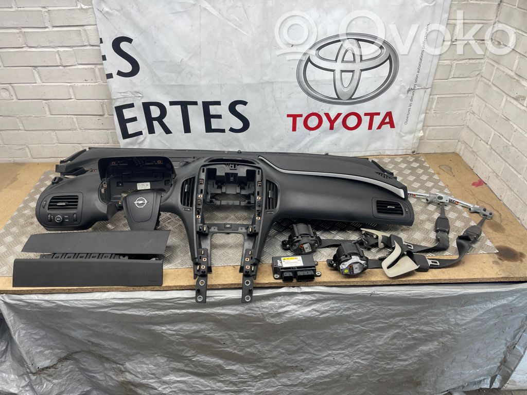 Opel Ampera Dashboard 