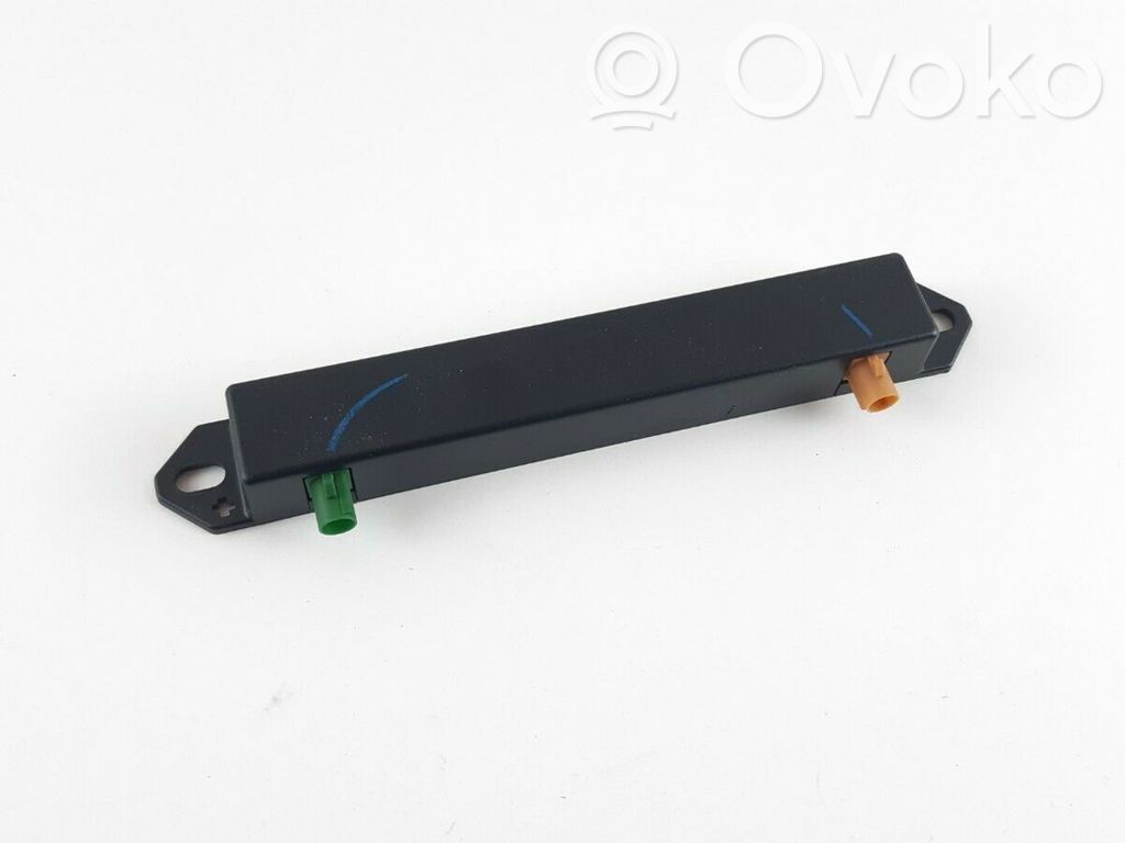 Chrysler Pacifica Aerial antenna amplifier 