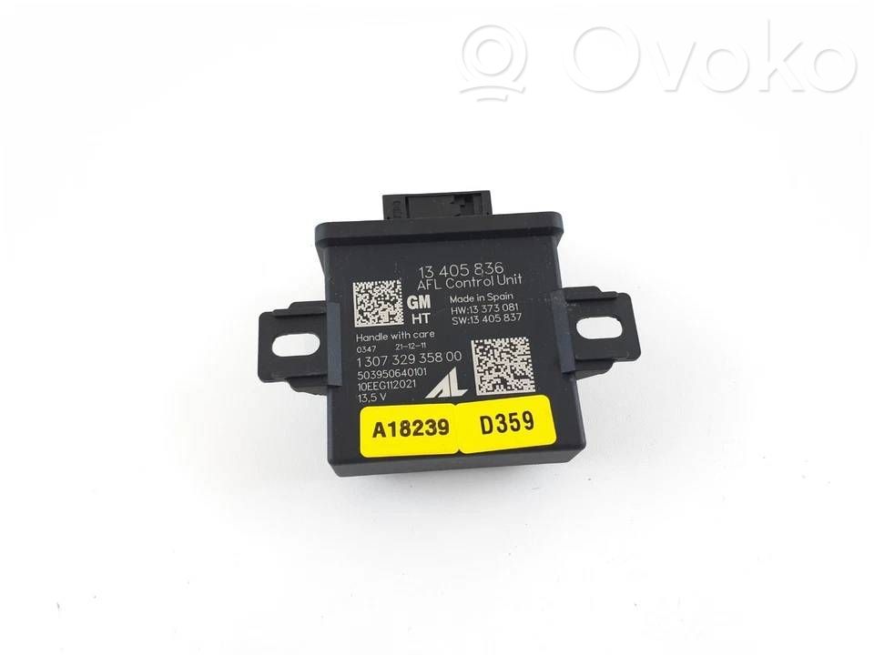 Opel Astra J Sterownik / Moduł świateł LCM 