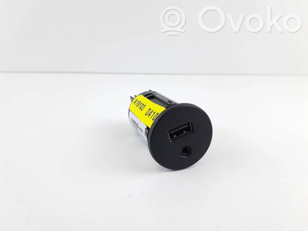 Iveco Daily 6th gen USB socket connector 