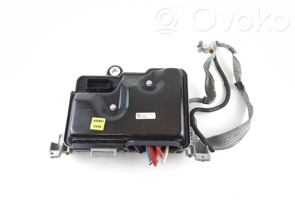 Tesla Model 3 Comfort/convenience module 