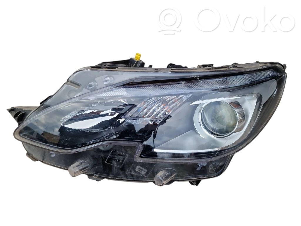Peugeot 2008 I Lampa przednia 