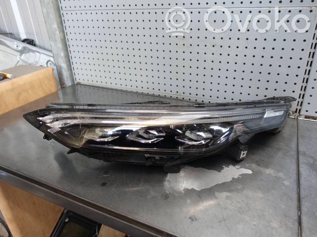 Maxus Euniq 6 LED dienas gaisma 