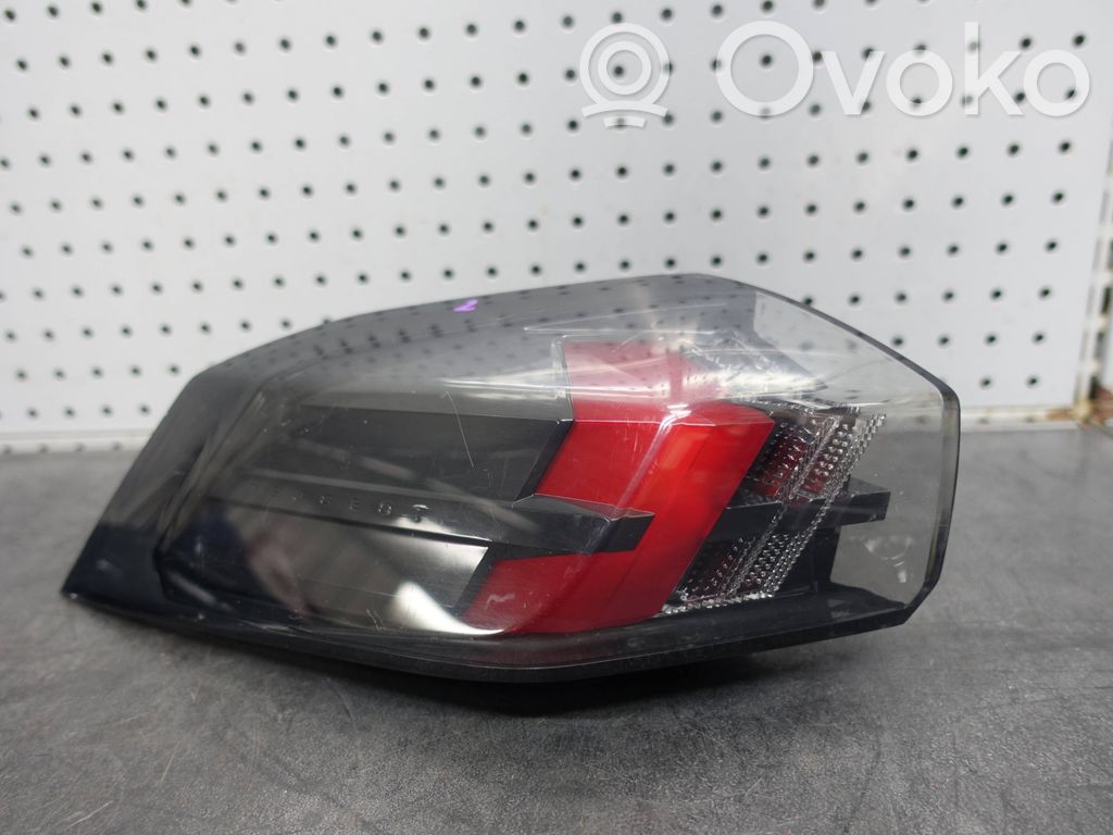 Peugeot 2008 II Lampa tylna 
