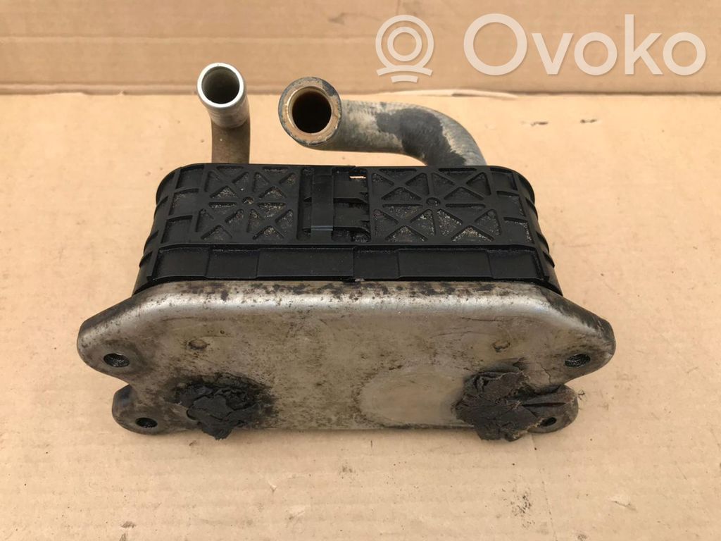 Volvo XC90 Engine oil radiator 