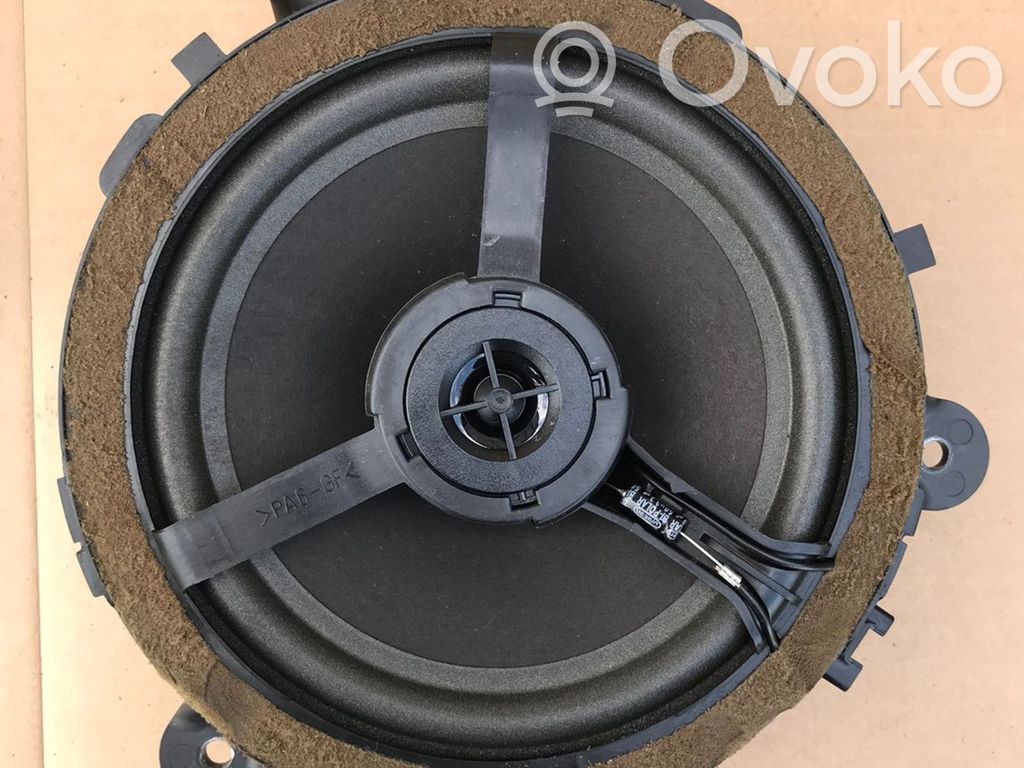 Volvo XC90 Etuoven kaiutin 