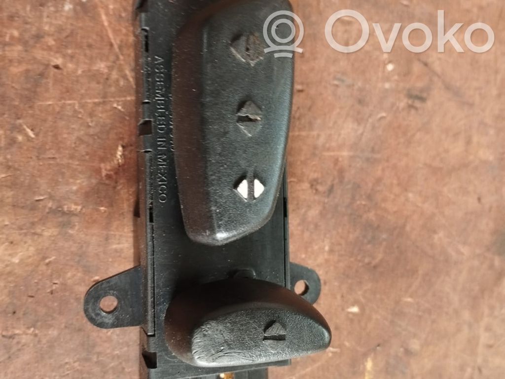 Chrysler Voyager Seat control switch 