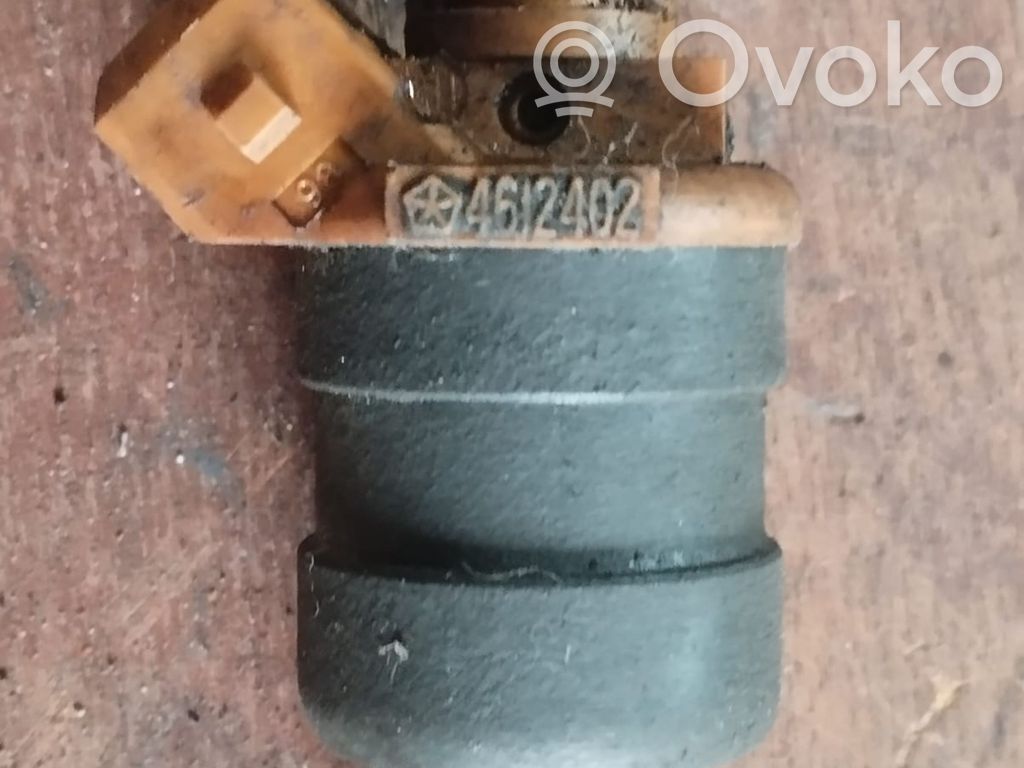Chrysler Voyager Inyector de combustible 