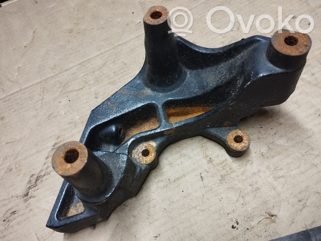 Engine mounting bracket   05105588AD