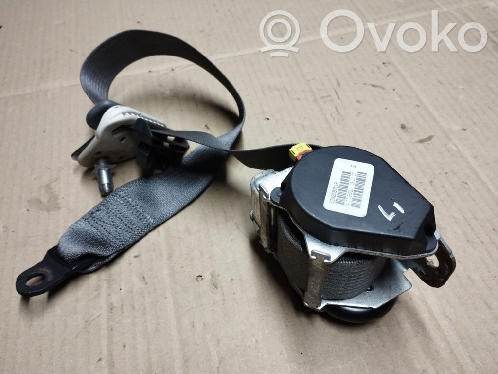 Dodge Caliber Front seatbelt 