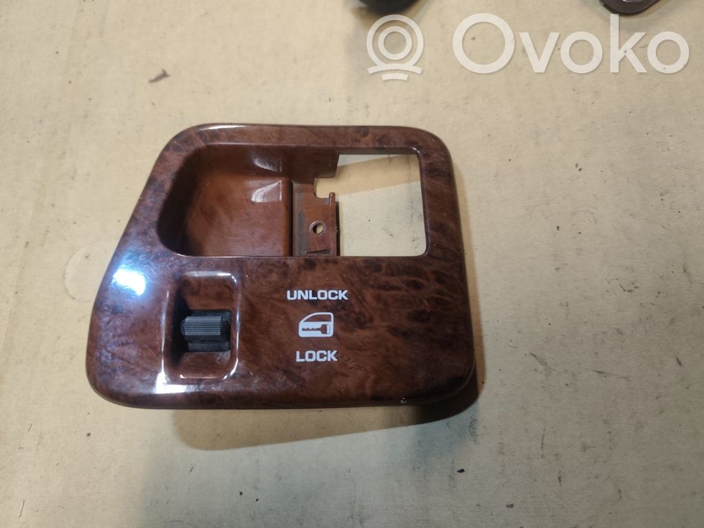 Central locking switch button   4673138