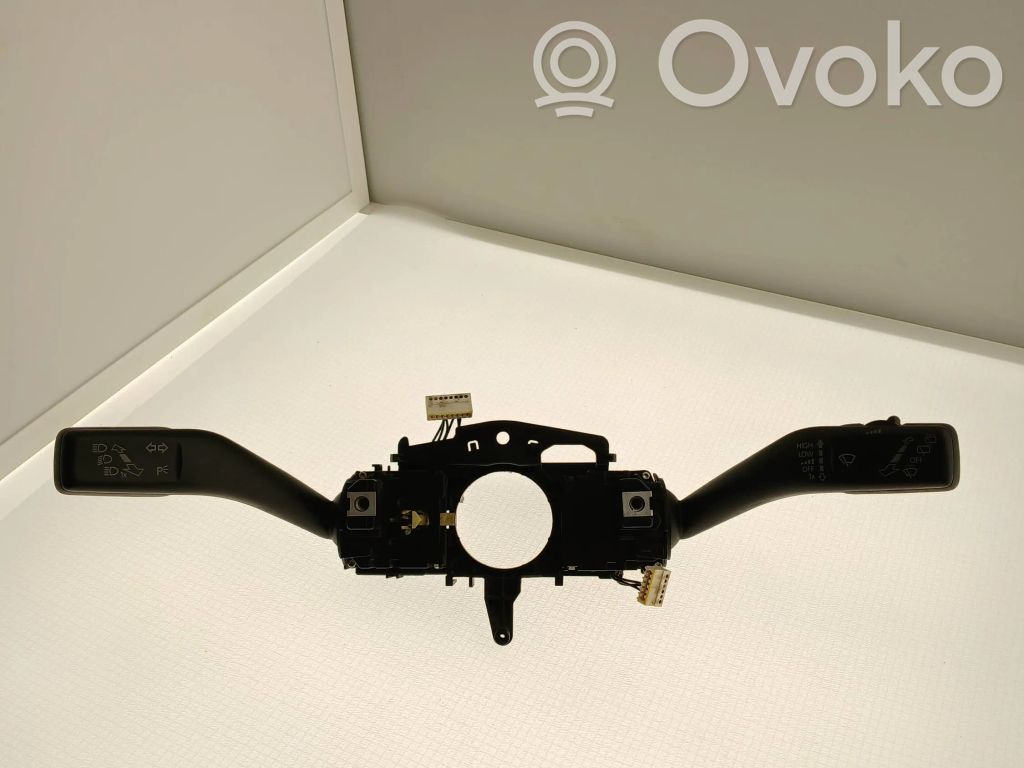 Volkswagen Caddy Interruptor/palanca de limpiador de luz de giro 