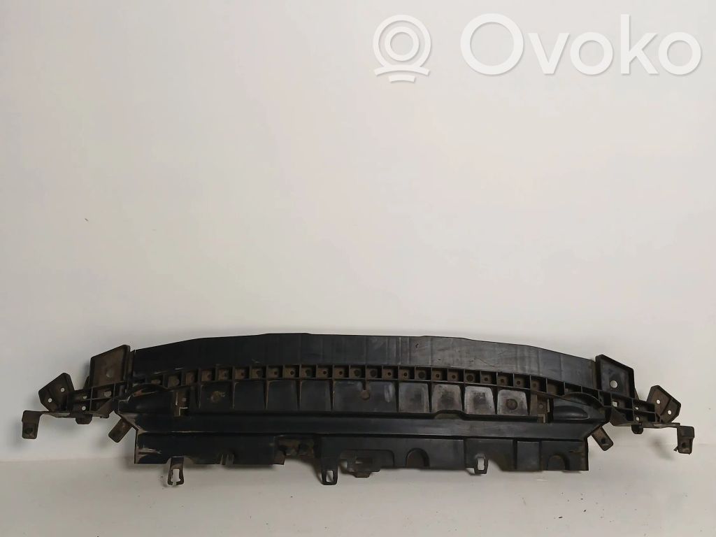 Bampera apakšas aizsargs
