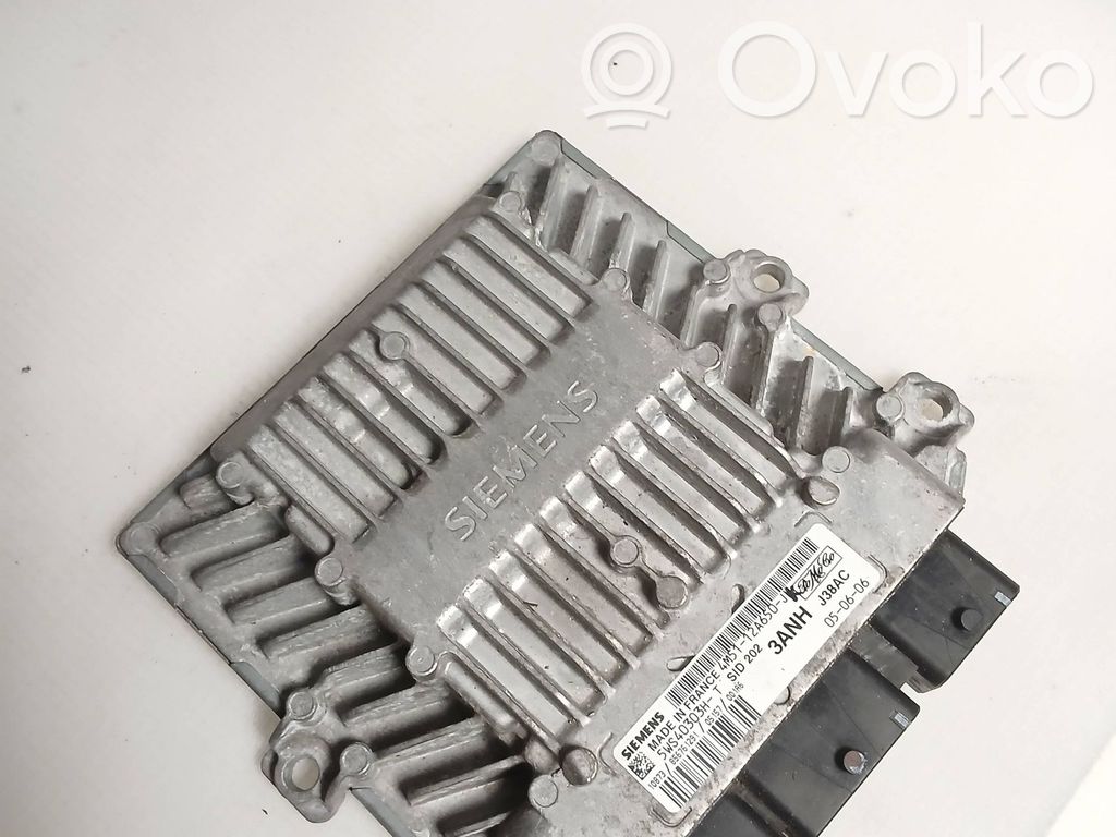 Ford Focus Engine control unit/module 