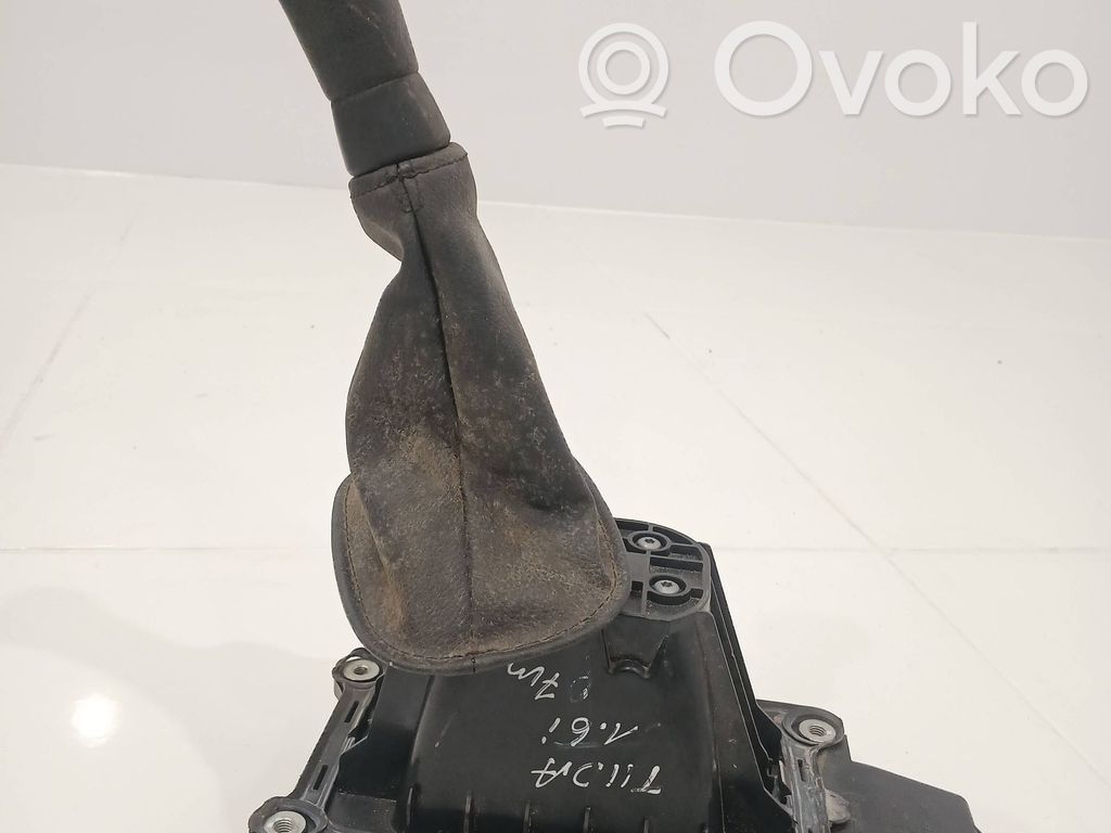 Nissan Note (E11) Gear shifter/selector 