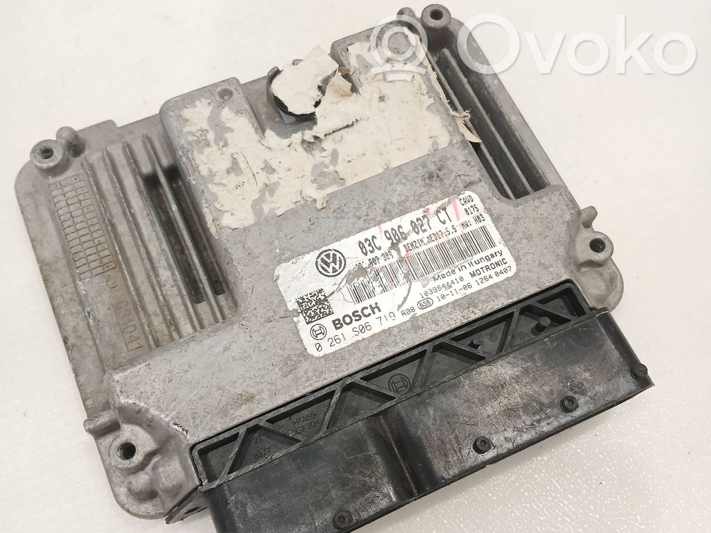 Volkswagen Golf VI Engine control unit/module 