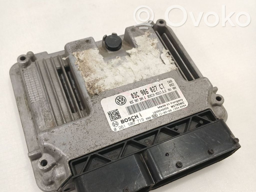 Volkswagen Golf VI Engine control unit/module 