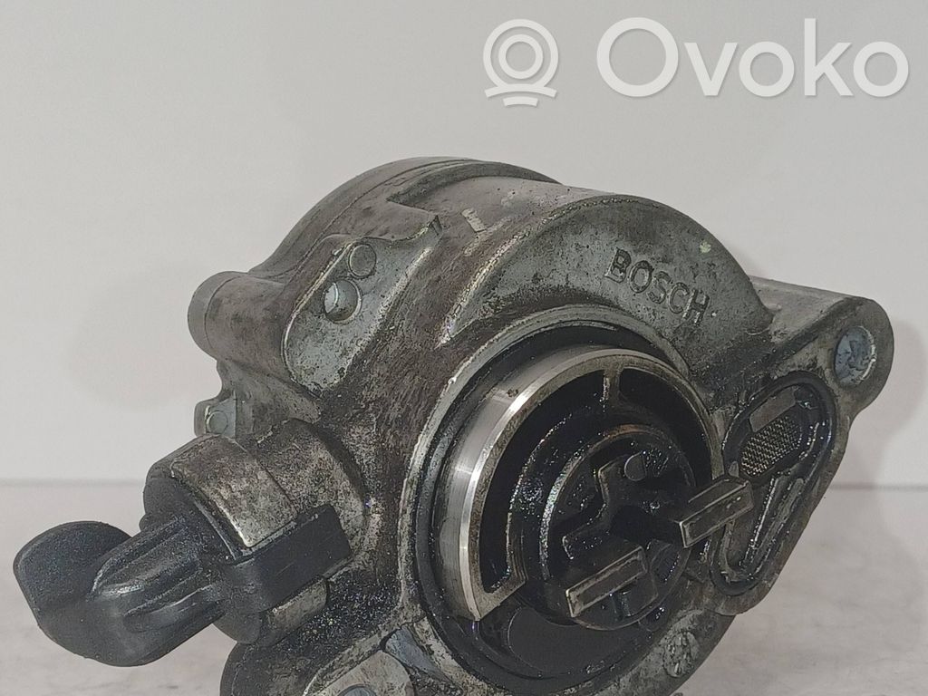 Ford Focus Vacuum pump 