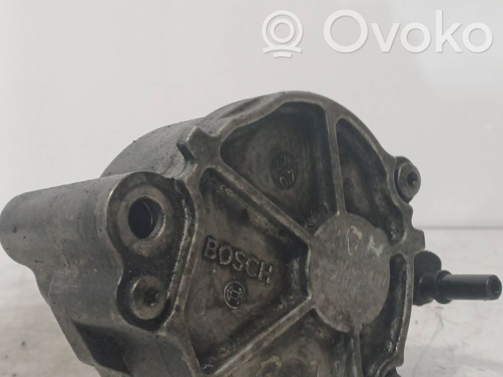 Ford Focus Vacuum pump 