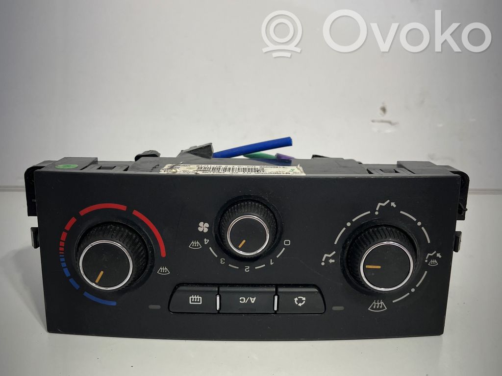 Peugeot 207 Climate control unit 