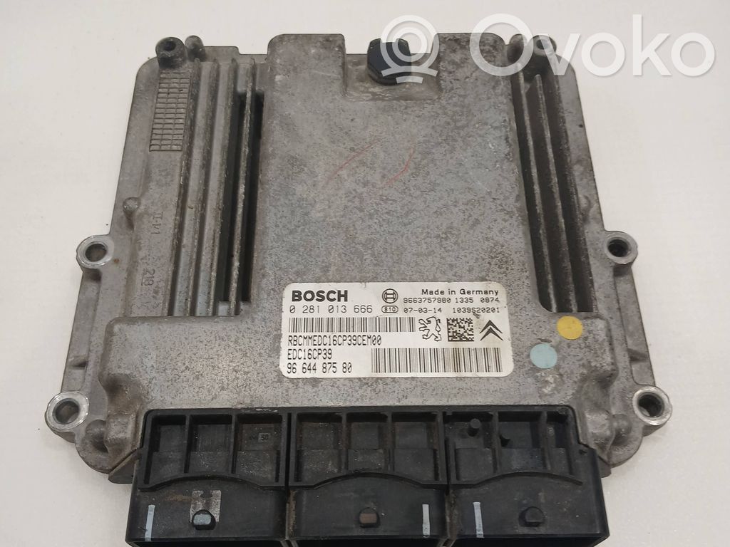 Peugeot 4007 Engine control unit/module 