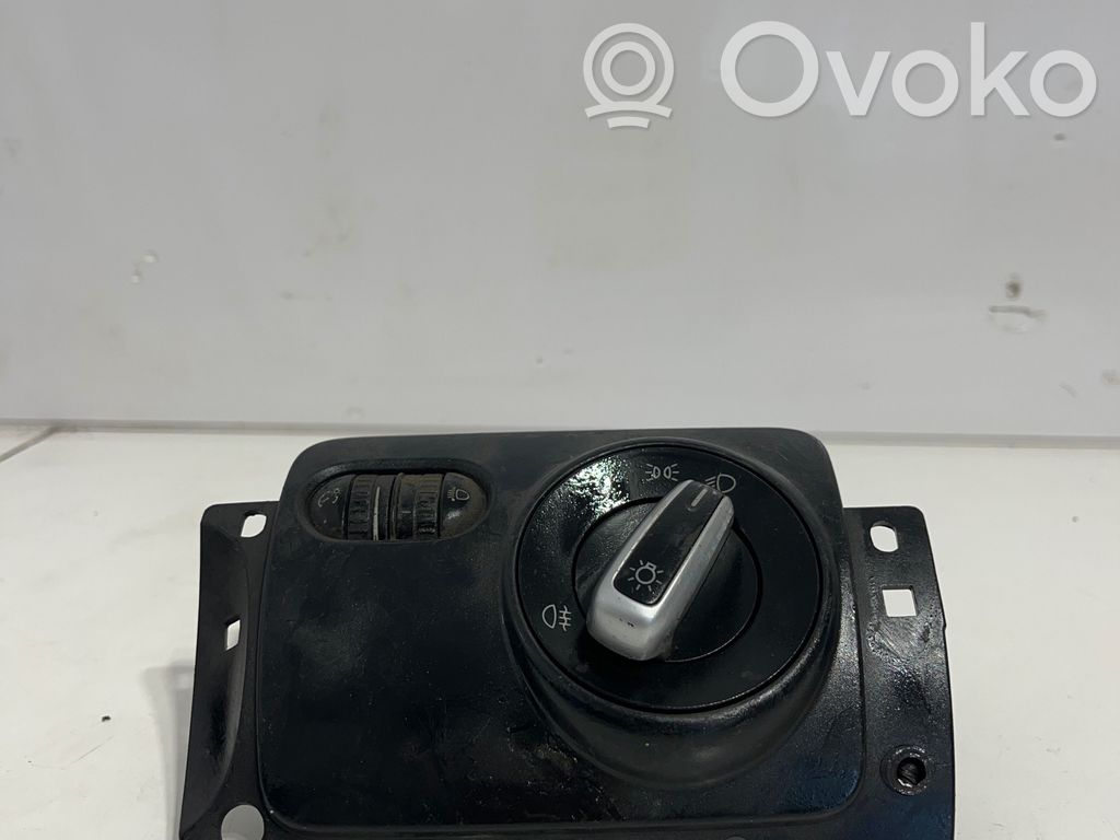 Volkswagen Golf V Light switch 