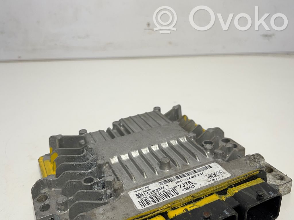 Ford C-MAX I Engine control unit/module 