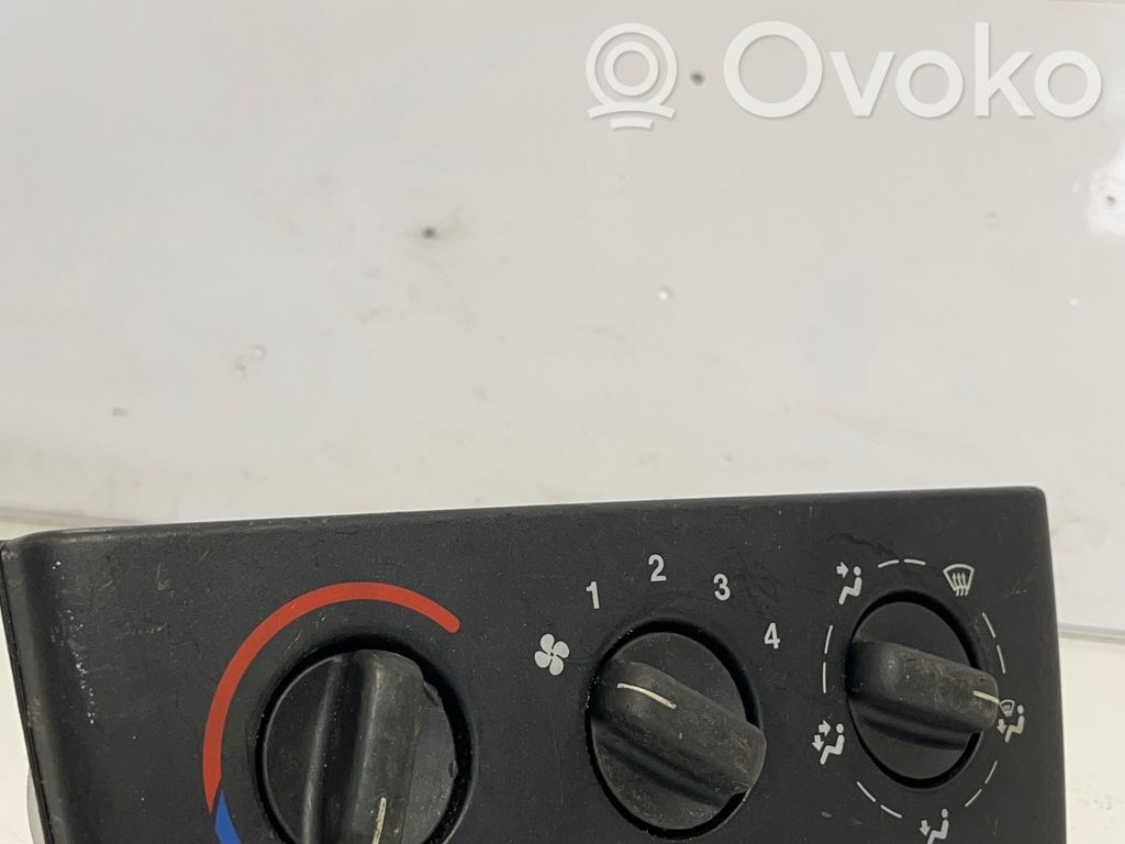 Opel Vectra B Climate control unit 