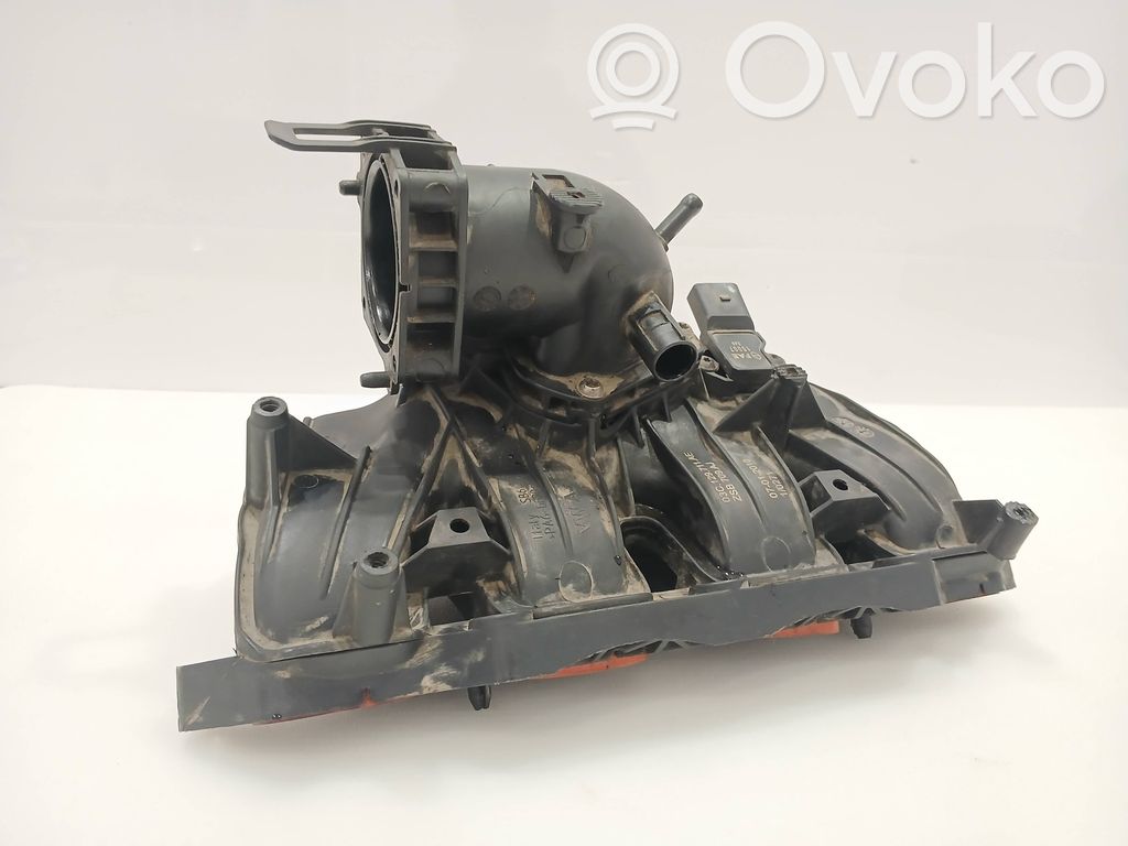 Volkswagen Golf VI Kolektorius įsiurbimo 