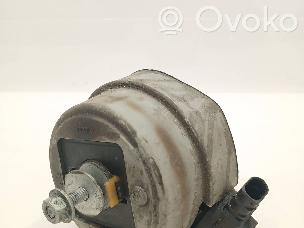 Audi A6 S6 C5 4B Engine mount bracket 