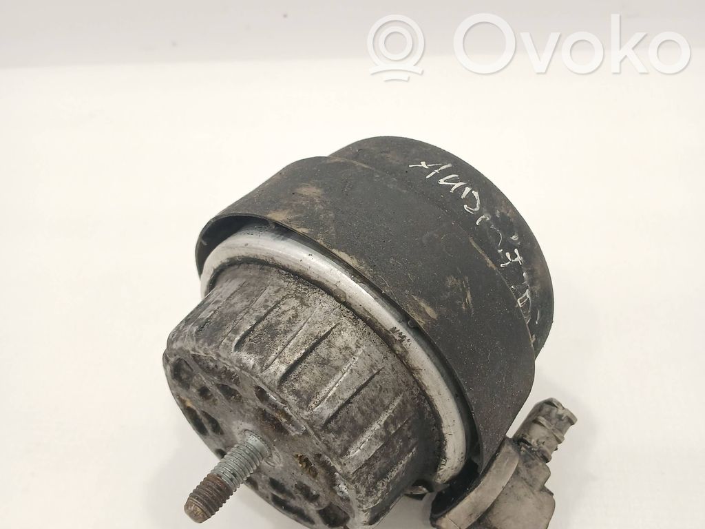 Audi A6 S6 C6 4F Engine mount bracket 