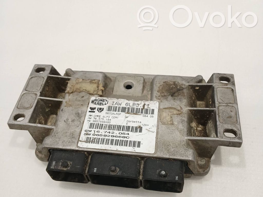 Peugeot 407 Engine control unit/module 