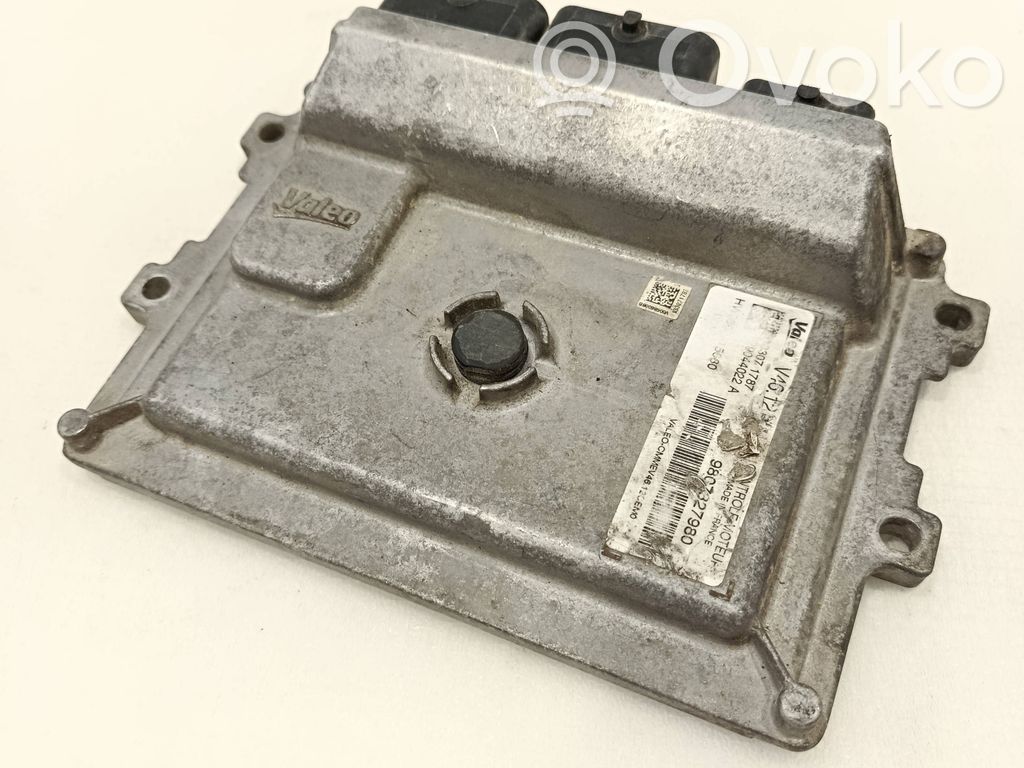 Peugeot 208 I Engine control unit/module 
