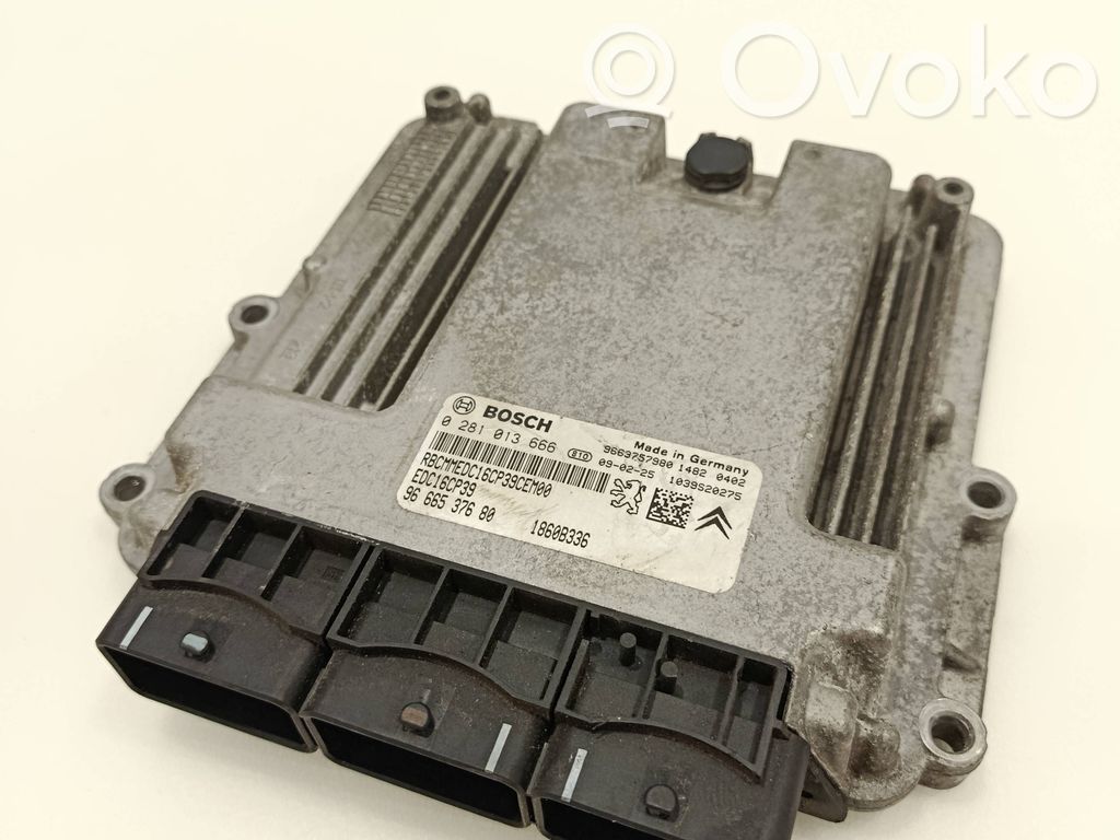 Peugeot 4007 Engine control unit/module 